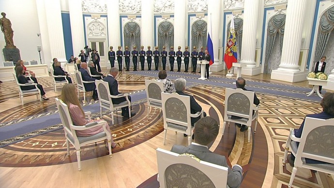 Видео вручения Путиным Государственных премий Российской Федерации 24 июня 2020 года