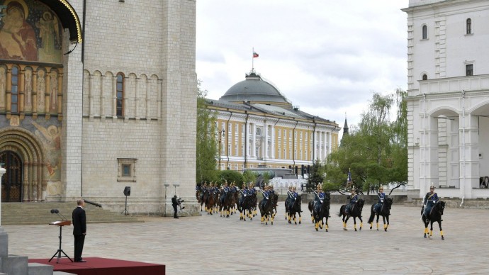 Видео смотра Президентского полка Владимиром Путиным 9 мая 2020 года