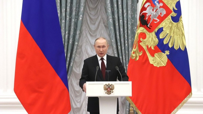 Видео с церемонии вручения государственных наград Владимиром Путиным 2 февраля 2022 года