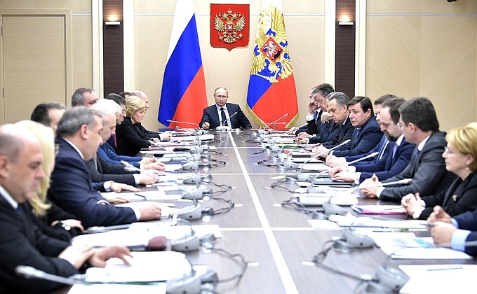 Совещание Владимира Путина с членами Правительства