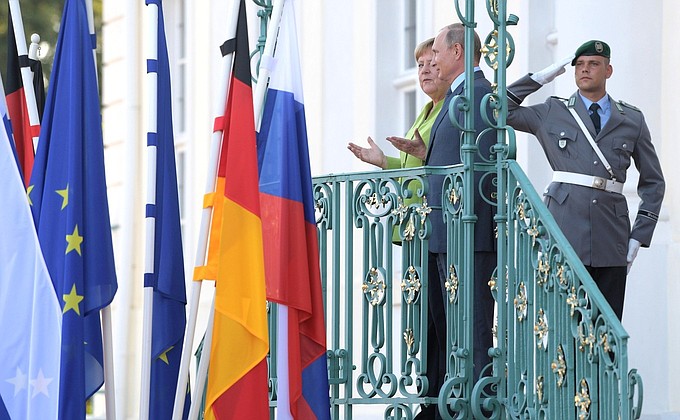 Видео: переговоры Путина и Меркель