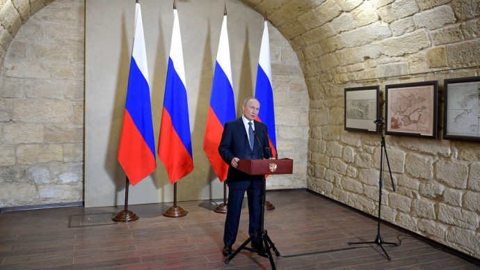 Видео церемонии вручения Путиным государственных наград строителям Крымского моста 18 марта 2020 год